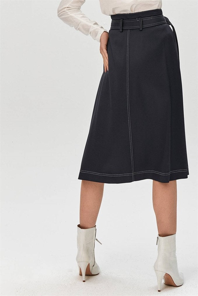 Vida Navy Pleated Midi Skirt — view 5